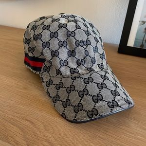 New without tags Gucci logo baseball cap size XL